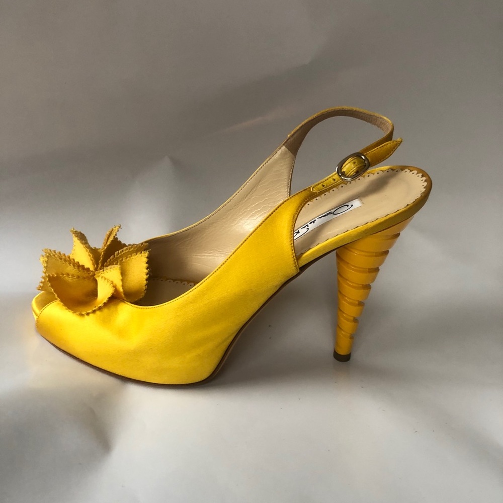 Oscar de la Renta satin 4” sandal